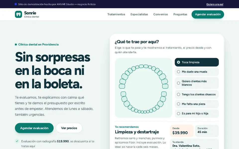 Portada de la demo de la clínica dental Sonríe: selector de motivo de consulta con una boca dibujada.
